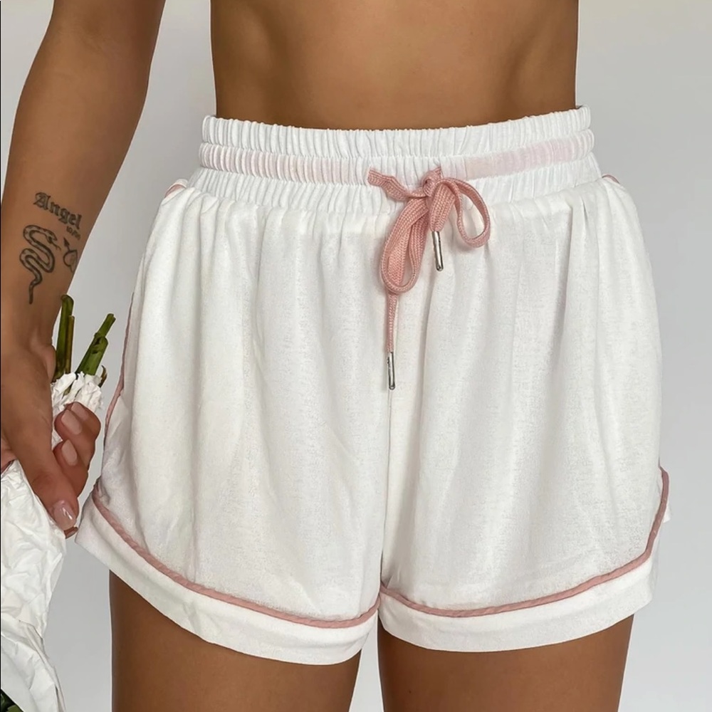 Princess Polly White Shorts 🕊